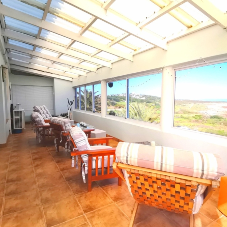 5 Bedroom Property for Sale in Sandbaai Western Cape